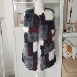 C&C California Faux Fur Sleeveless Vest - Medium